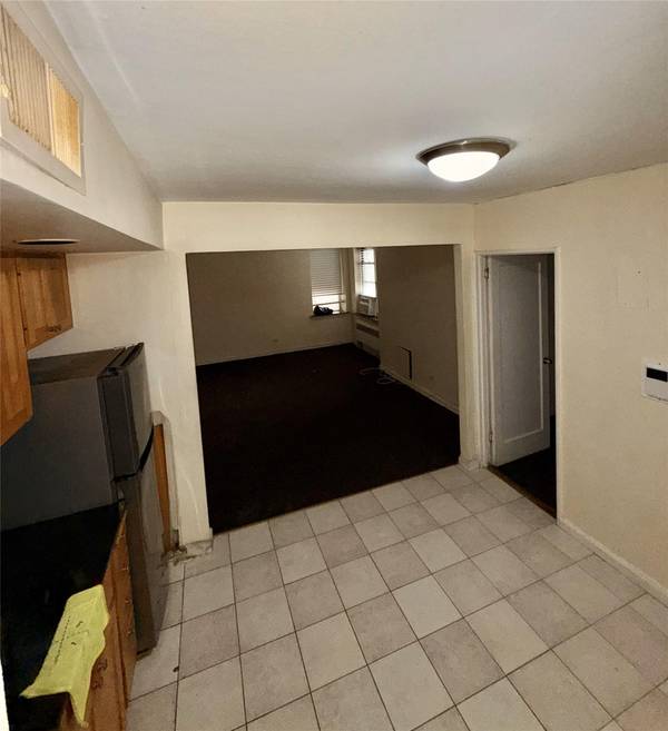 105-24 64 #4L, Forest Hills, NY 11375