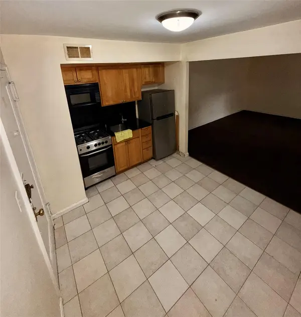 105-24 64 #4L, Forest Hills, NY 11375
