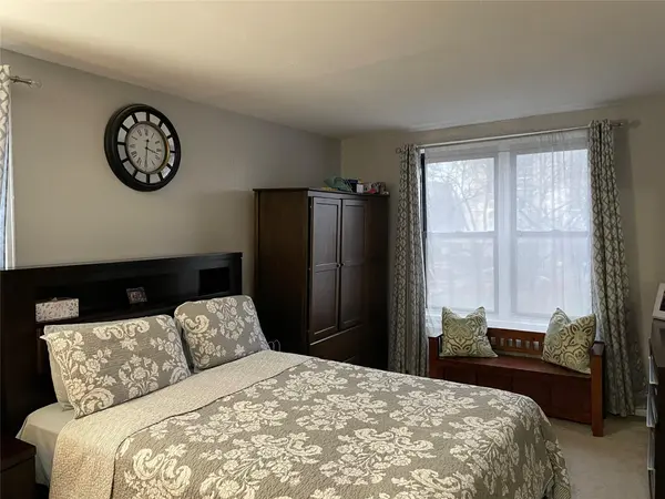 87-70 173rd ST #5E, Jamaica, NY 11432