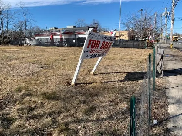 770 N Broadway, Amityville, NY 11701