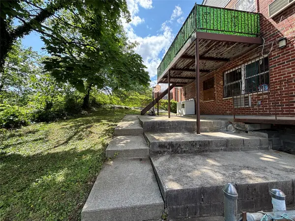 2110 Light ST, Bronx, NY 10466
