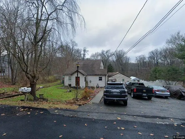 123 Greenwood DR, Fishkill, NY 12508