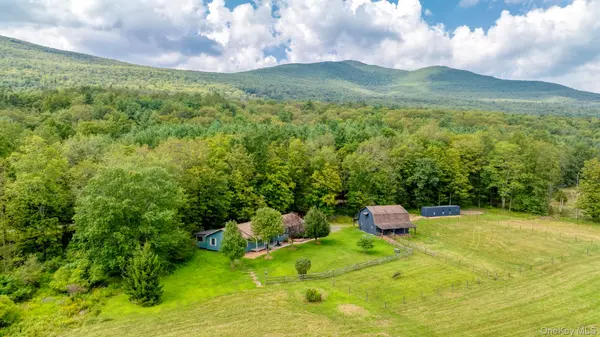 18 Jomar LN, Olivebridge, NY 12461