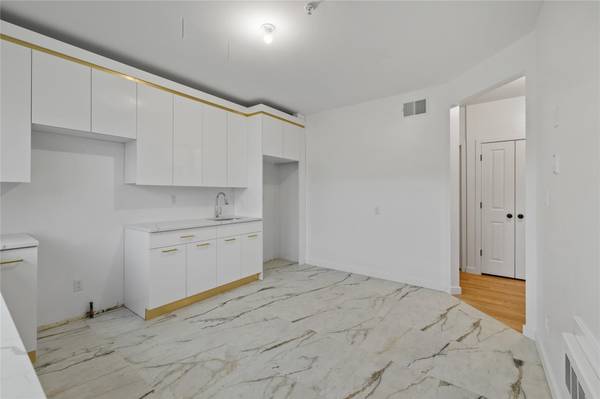 151 Blauvelt RD #116, Monsey, NY 10952