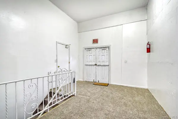 3243 Ampere AVE, Bronx, NY 10465