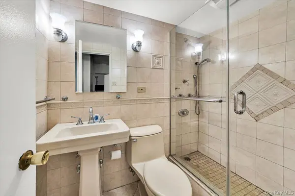 4705 Henry Hudson Pkwy #7F, Bronx, NY 10471