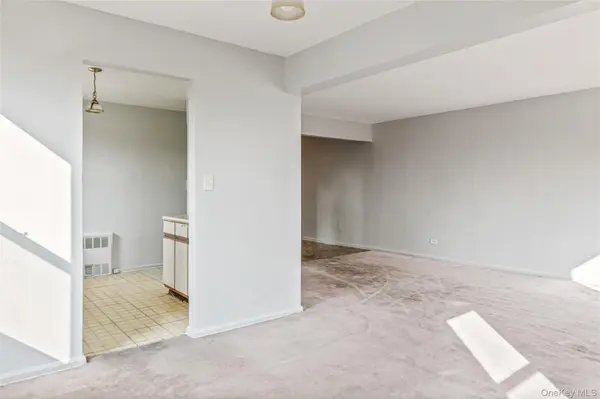 140-15 Holly AVE #4E, Flushing, NY 11355