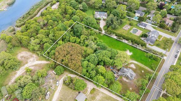 26 Mill RD, Remsenburg, NY 11960