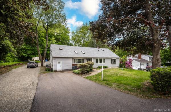 929 Fox Meadow RD, Yorktown Heights, NY 10598