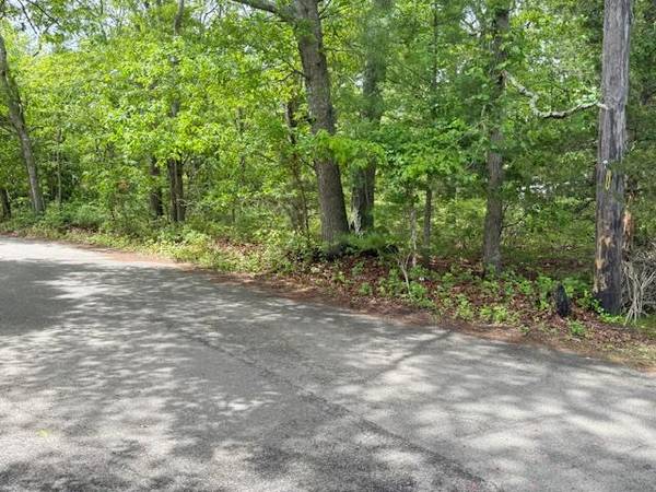 62 Shore RD, Hampton Bays, NY 11946