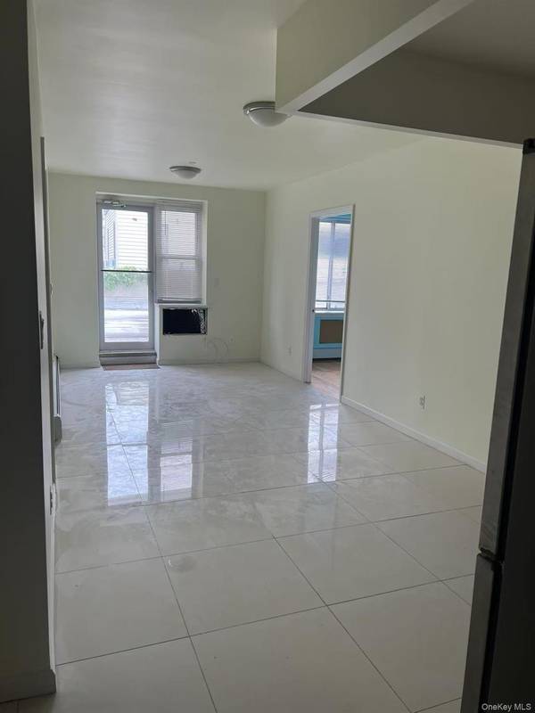 31-53 Linden PL #2E, Flushing, NY 11354