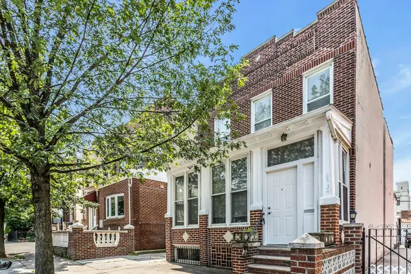 25-34 42nd ST, Astoria, NY 11103