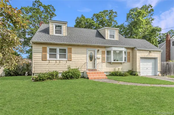 18 Hilliard AVE, Central Islip, NY 11722