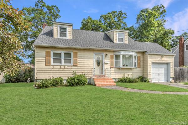 18 Hilliard AVE, Central Islip, NY 11722