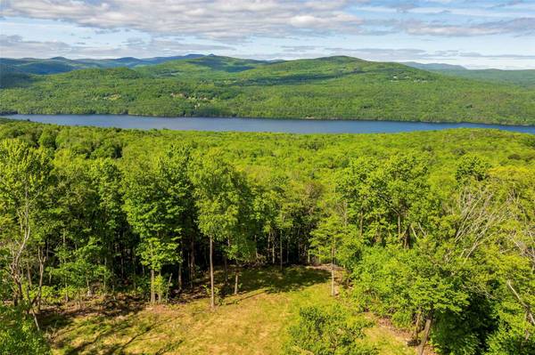 3 Red Rock RD, Wawarsing, NY 12489