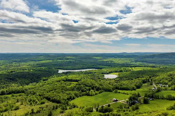 3 Red Rock RD, Wawarsing, NY 12489