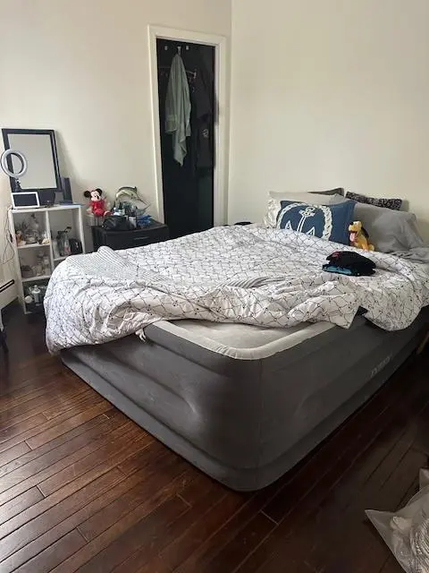 4229 Newtown RD, Astoria, NY 11103
