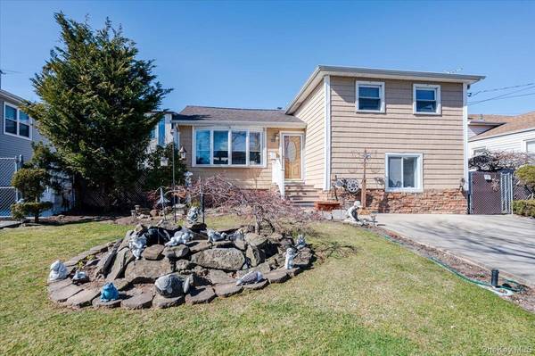 22 Cheshire RD, Inwood, NY 11096