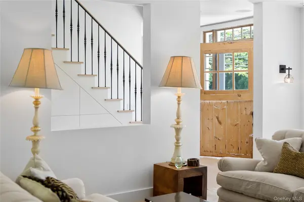 182 Church LN, Bridgehampton, NY 11932