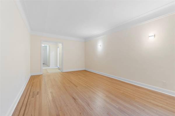 11007 73rd RD #4D, Forest Hills, NY 11375