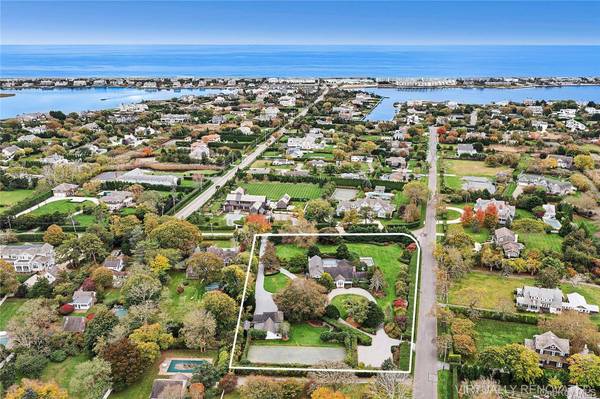 22 Bayfield LN, Westhampton Beach, NY 11978