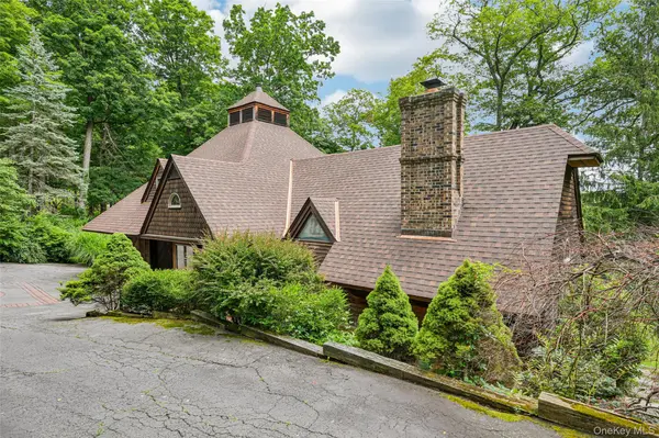 1 Lookout RD, Tuxedo Park, NY 10987