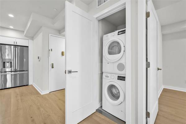 25-25 31st AVE #5, Astoria, NY 11106