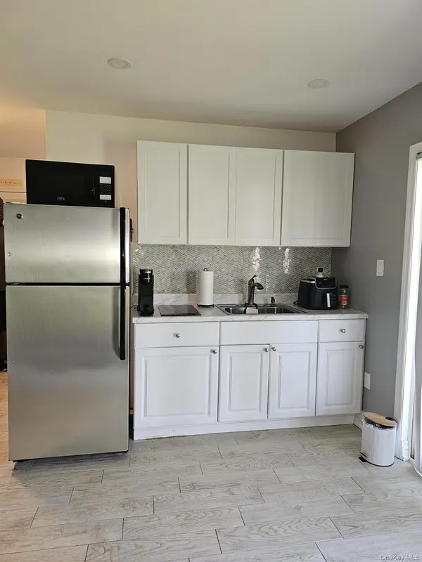 943 Macarthur ST, Bohemia, NY 11716