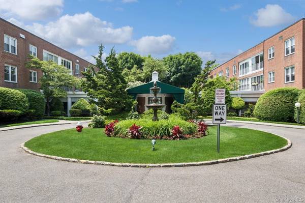 1390 Broadway #118, Hewlett, NY 11557