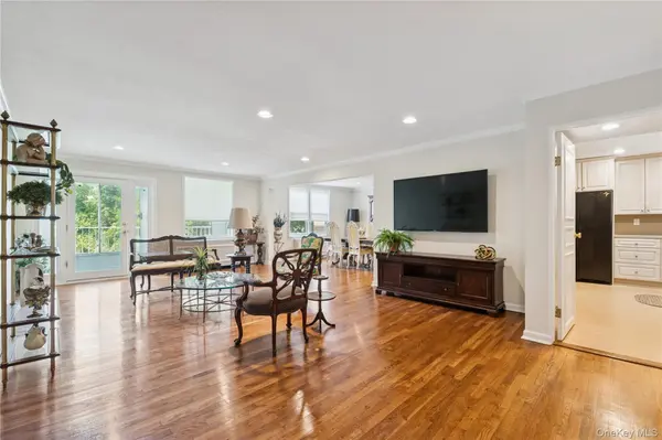 1390 Broadway #118, Hewlett, NY 11557