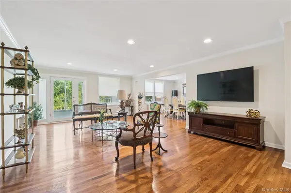 1390 Broadway #118, Hewlett, NY 11557