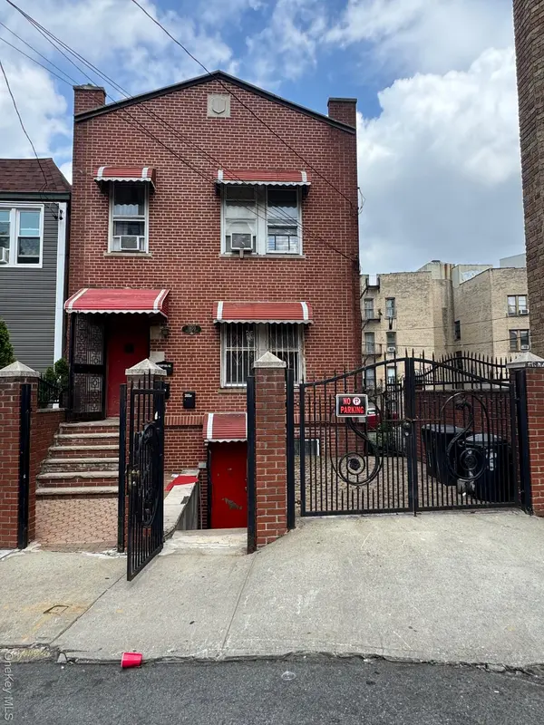 1800 Palisade PL, Bronx, NY 10453
