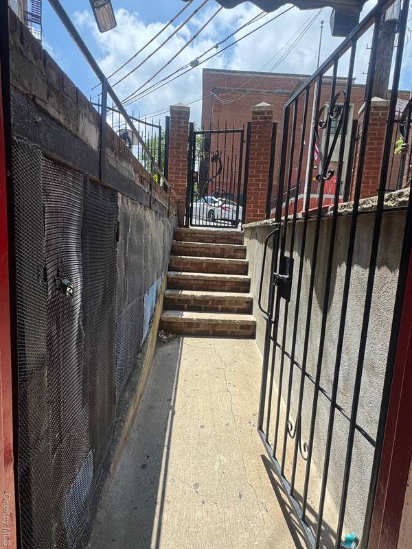 1800 Palisade PL, Bronx, NY 10453