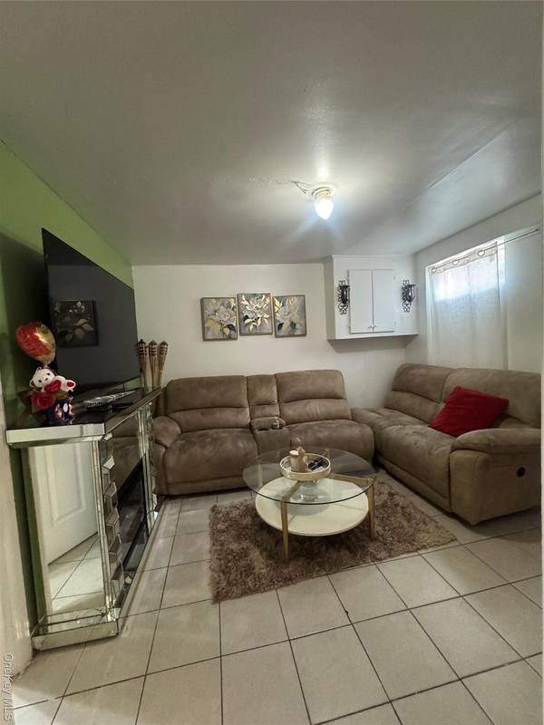 1800 Palisade PL, Bronx, NY 10453