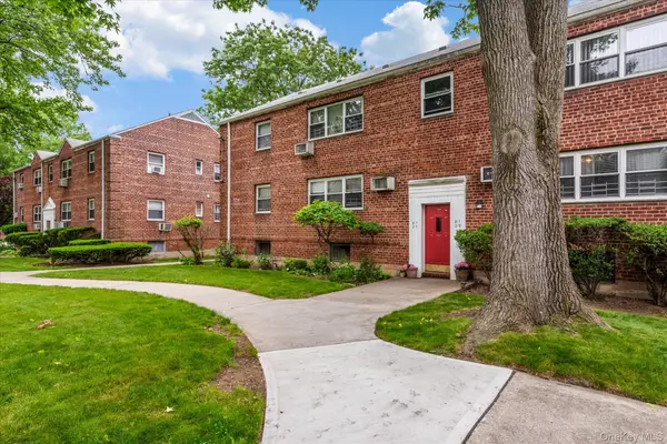 81-29 156Th AVE #4, Howard Beach, NY 11414