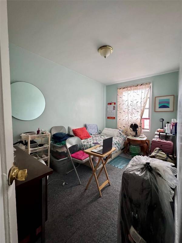 37-27 86 ST #3D, Flushing, NY 11372