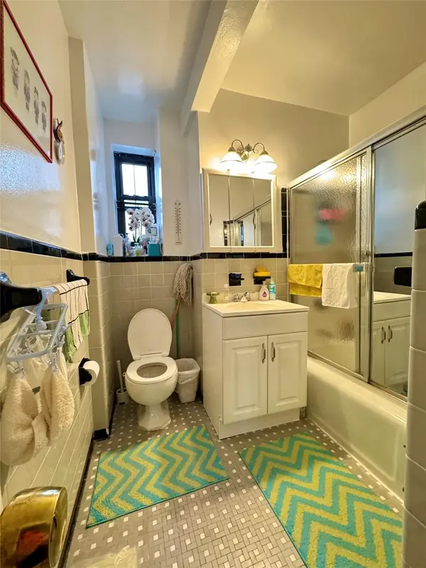 37-27 86 ST #3D, Flushing, NY 11372