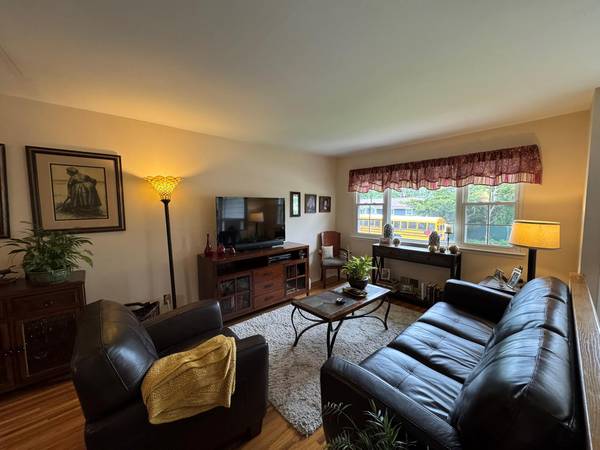 20 Bayberry RD, Ronkonkoma, NY 11779
