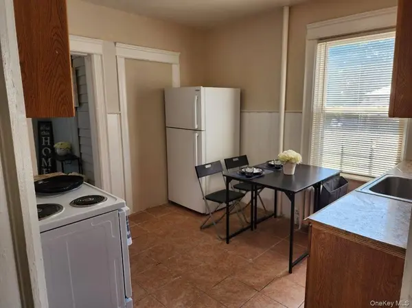 832 Calhoun AVE #1R, Bronx, NY 10465