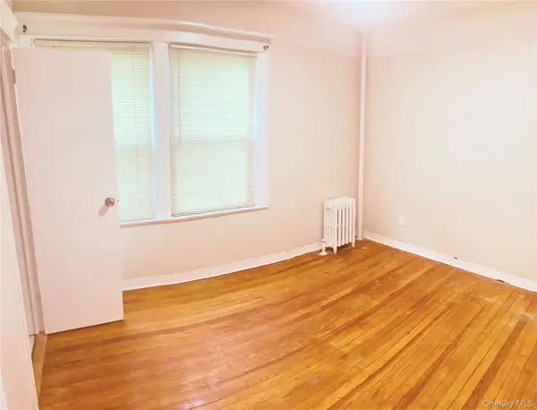 832 Calhoun AVE #1R, Bronx, NY 10465