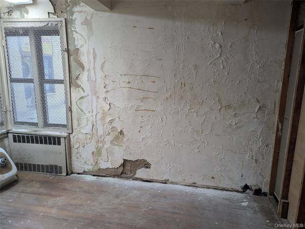 910 Sheridan AVE #E, Bronx, NY 10451