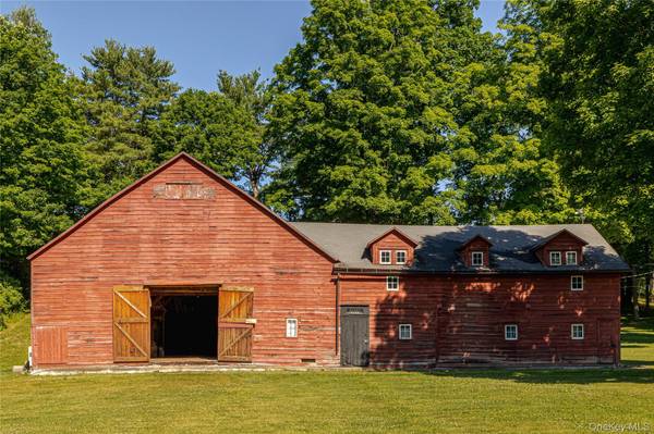 88 Mac Brown RD, Claverack, NY 12513