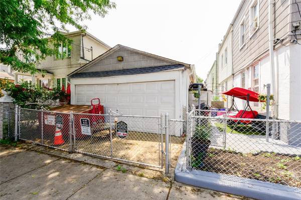 11418 103rd AVE, Richmond Hill S., NY 11419
