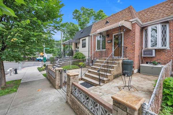 6303 74th ST, Middle Village, NY 11379
