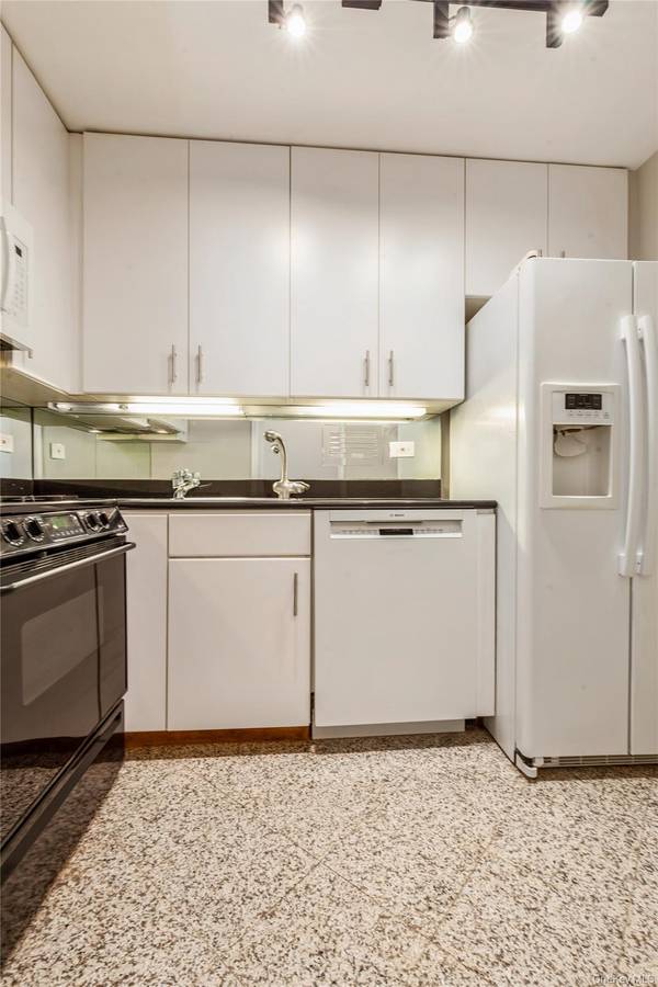 420 E 72nd ST #16E, New York (manhattan), NY 10021