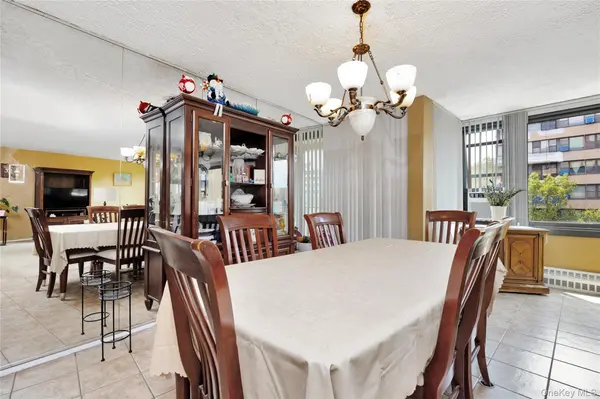 166-31 9th AVE #6A, Beechhurst, NY 11357