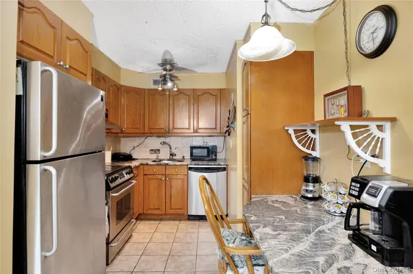 166-31 9th AVE #6A, Beechhurst, NY 11357
