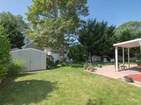 306 Clay AVE, West Islip, NY 11795