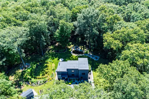 105 Iron Mountain RD, Warwick, NY 10990