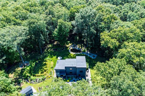 105 Iron Mountain RD, Warwick, NY 10990